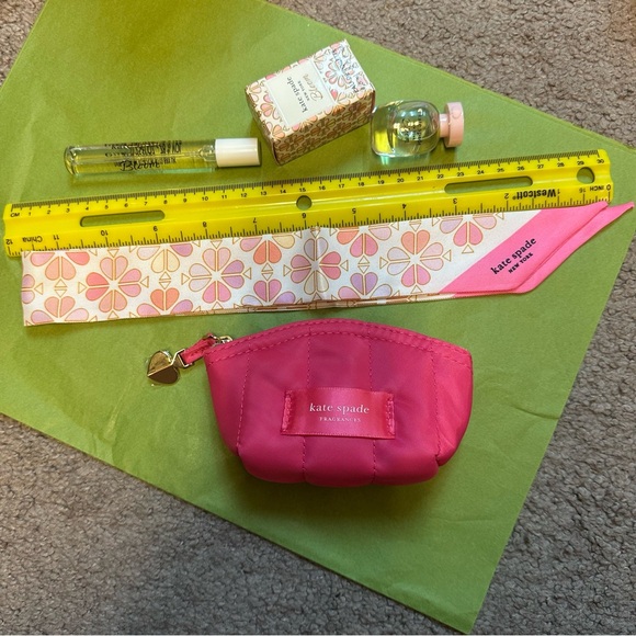New 4 piece Kate Spade Beauty Set - Picture 10 of 11